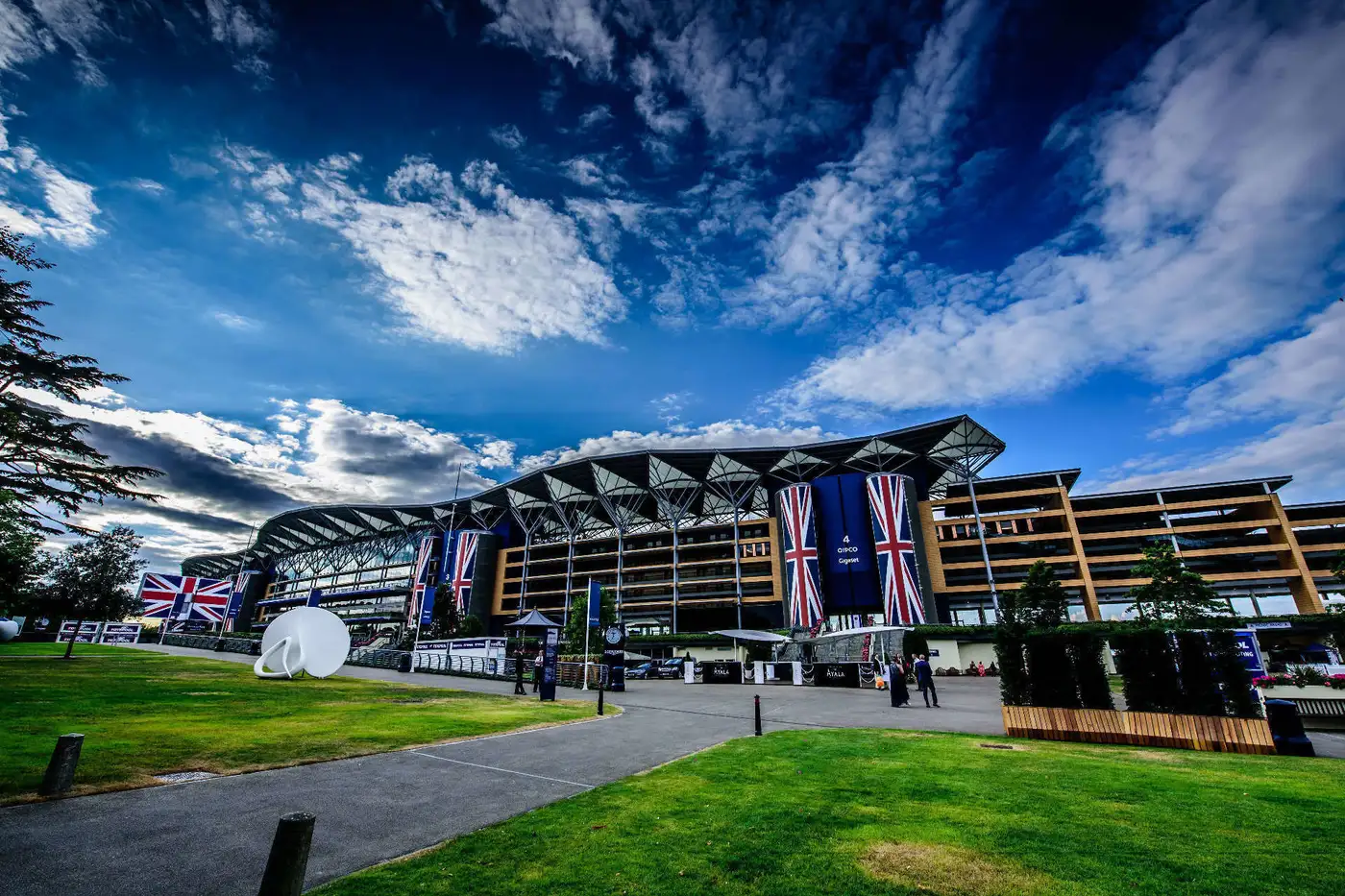 Ascot Racecourse - The Furlong Club Marquee Venues